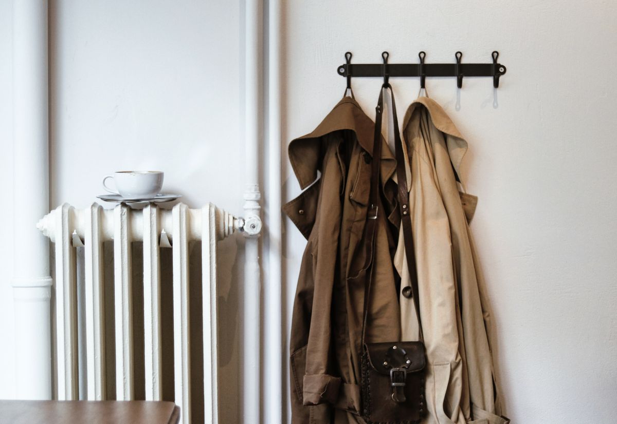 Small Apartment Organization Hacks Using Command Hooks - small apartment organization guide
