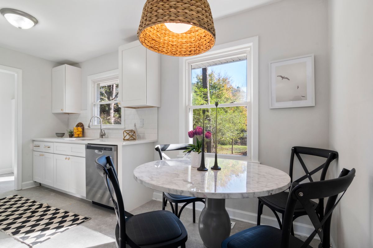Small Apartment Dining Area Organization Ideas - small apartment organization guide