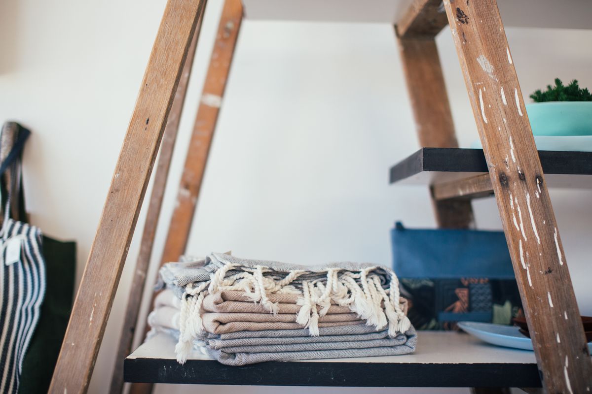 Small Apartment Linen Storage Ideas - small apartment organization guide
