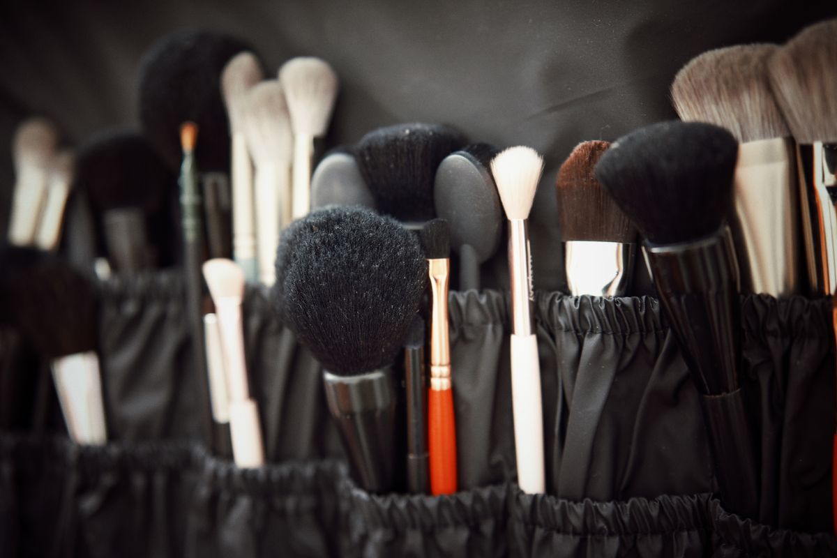 Small Apartment Makeup Organization Hacks - small apartment organization guide